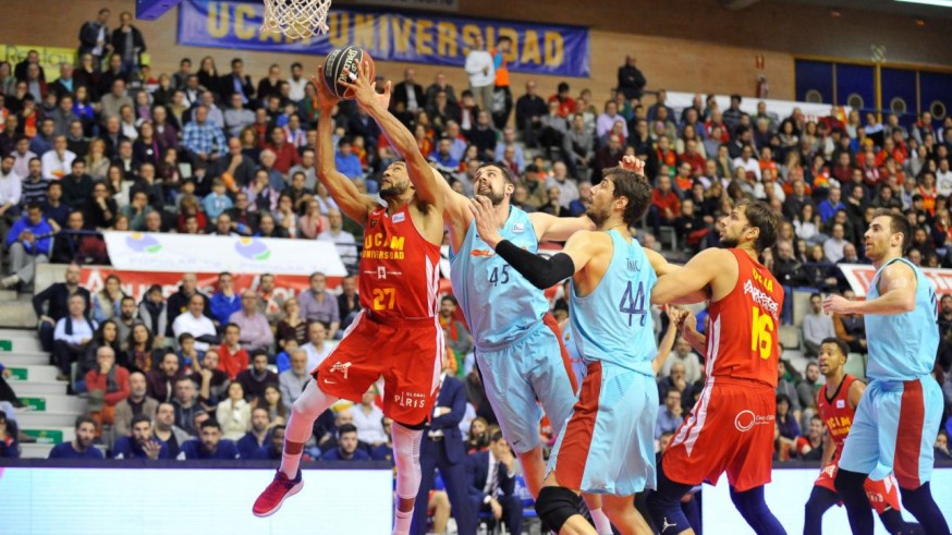 El UCAM CB cae 55-61 frente al Barcelona