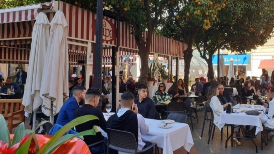 Qué hacer para sobrevivir a una cena de empresa o de amigos