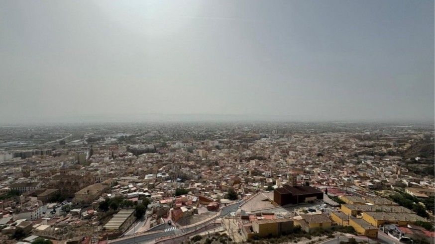 El humo de los incendios mantiene la mala calidad del aire en zonas de la Región de Murcia