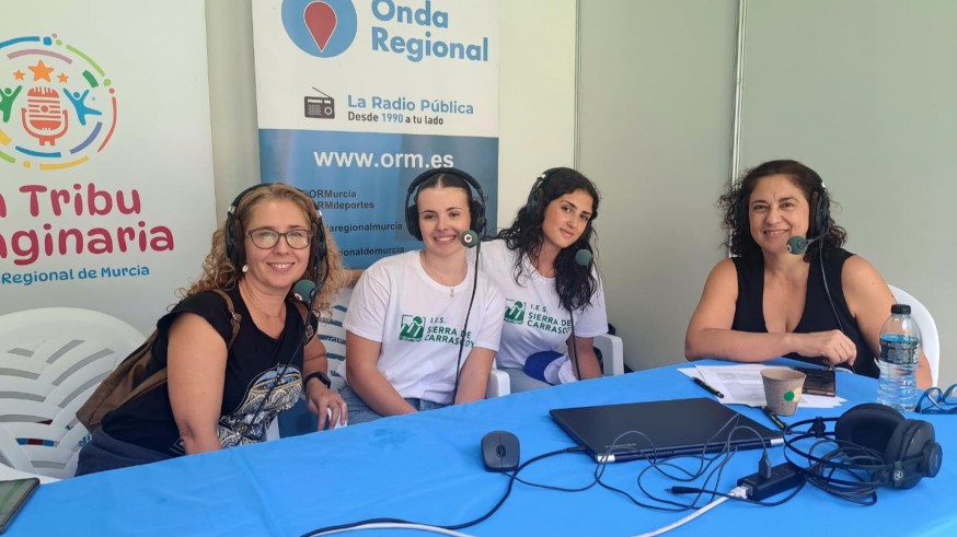 La ciencia detrás de la belleza: alumnas del IES Sierra de Carrascoy divulgan en la Semana de la Ciencia