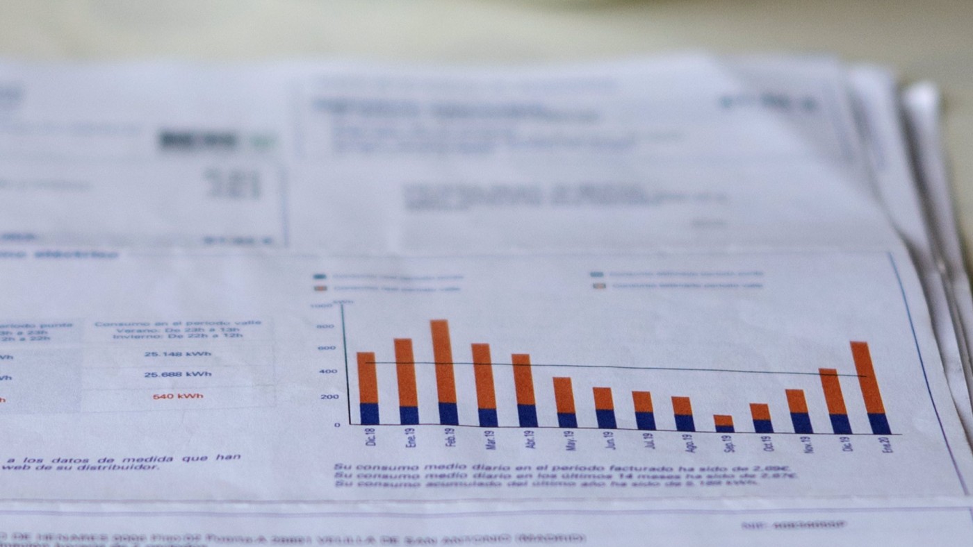 El precio de la luz alcanza este lunes el nivel más alto de lo que va de 2022, con 244,67 euros/MWh