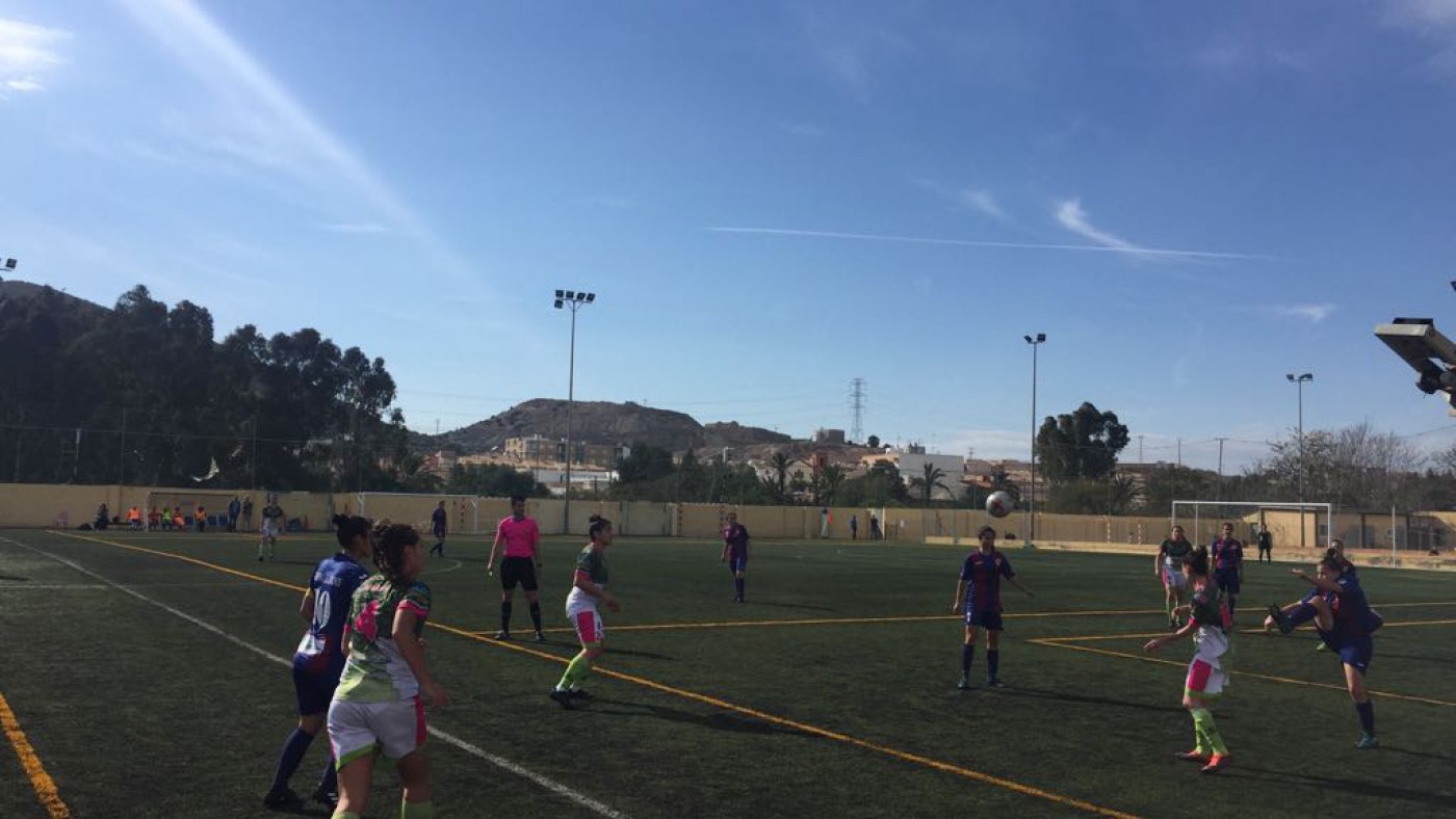 El Lorca Féminas vence 0-2 a la Minerva 