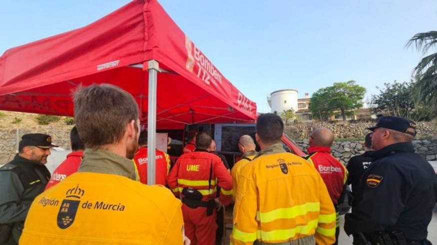 Los efectivos de la Región de Murcia que han trabajado en el incendio de Tárbena (Alicante) regresan a casa