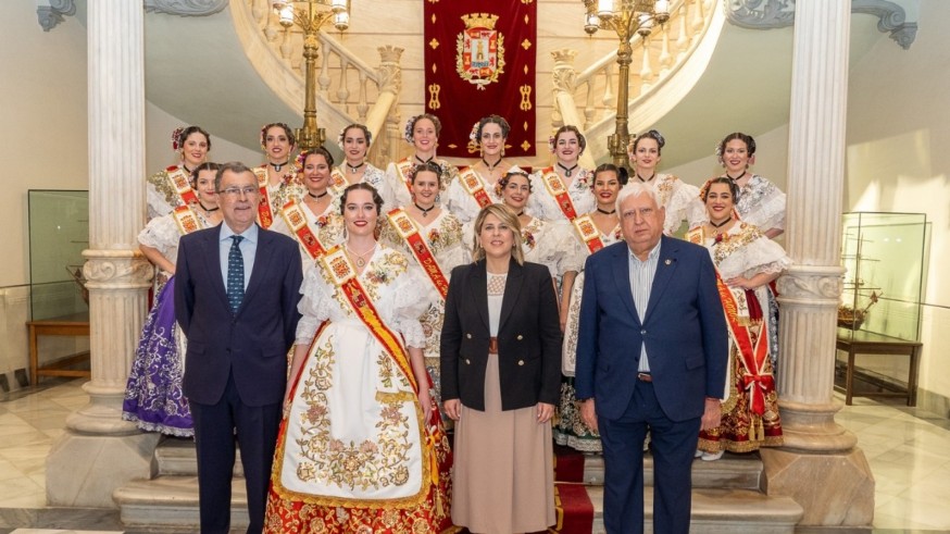 La Reina de la Huerta es recibida en visita oficial en el Ayuntamiento de Cartagena