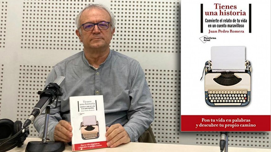 Juan Pedro Romera y portada del libro 'Tienes una historia'