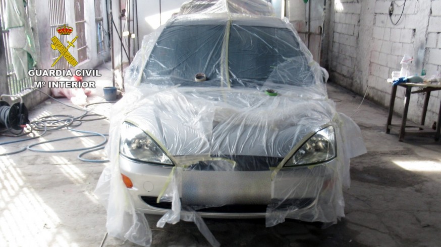 VIDEO | Desmantelan dos talleres clandestinos de reparación de vehículos en Murcia