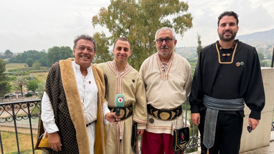 Cieza revive su historia entre la lluvia y la pasión de las Fiestas del Escudo