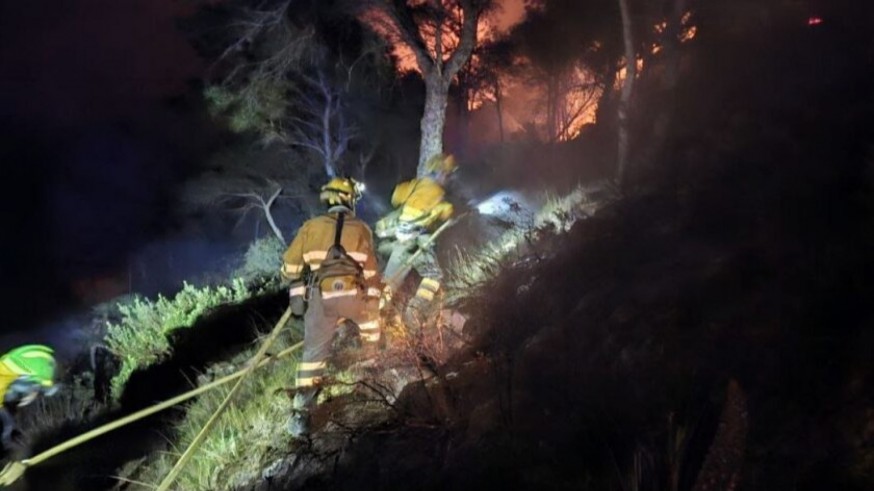 Efectivos del Plan Infomur dan por controlado el incendio de Cabo Tiñoso