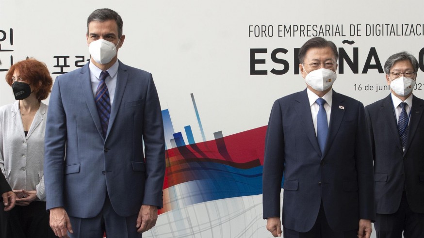 Pedro Sánchez, y el presidente de Corea del Sur, Moon Jae In