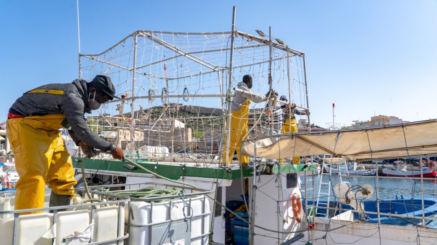 Inmaculada Torres: "Al sector pesquero le falta mano de obra y le sobra normativa europea"