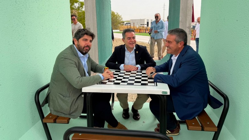 López Miras hace un llamamiento a Vox para desbloquear los presupuestos