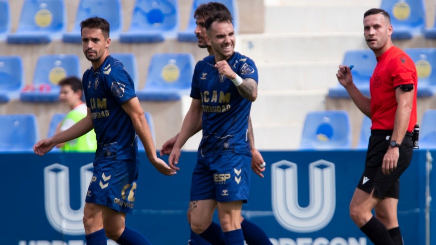 Más problemas para el UCAM Murcia CF: Alfredo se rompe el cruzado