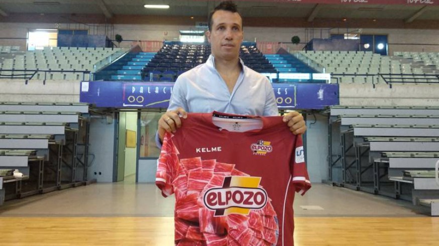 Diego Giustozzi durante su presentación