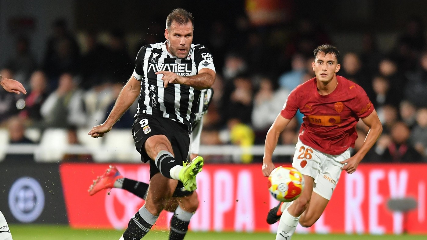 Alfredo Ortuño confirma que la plantilla albinegra está "al día"