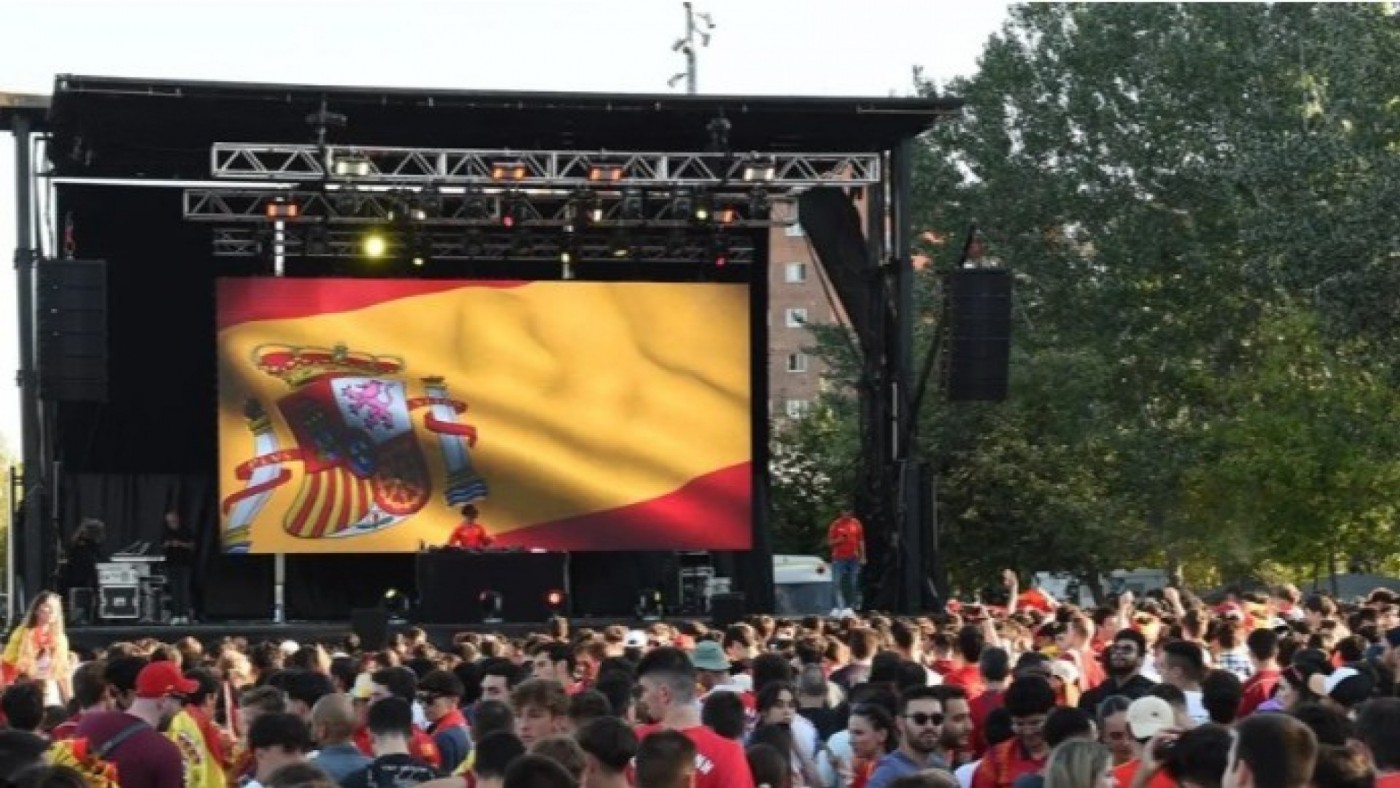 La pantalla gigante para el gran evento del fin de semana se traslada a la avenida Teniente Flomesta