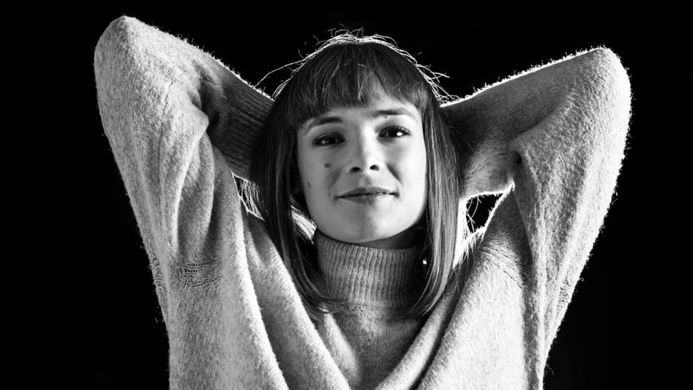 No suelo ponerme nerviosa en escena excepto cuando actúo en mi tierra