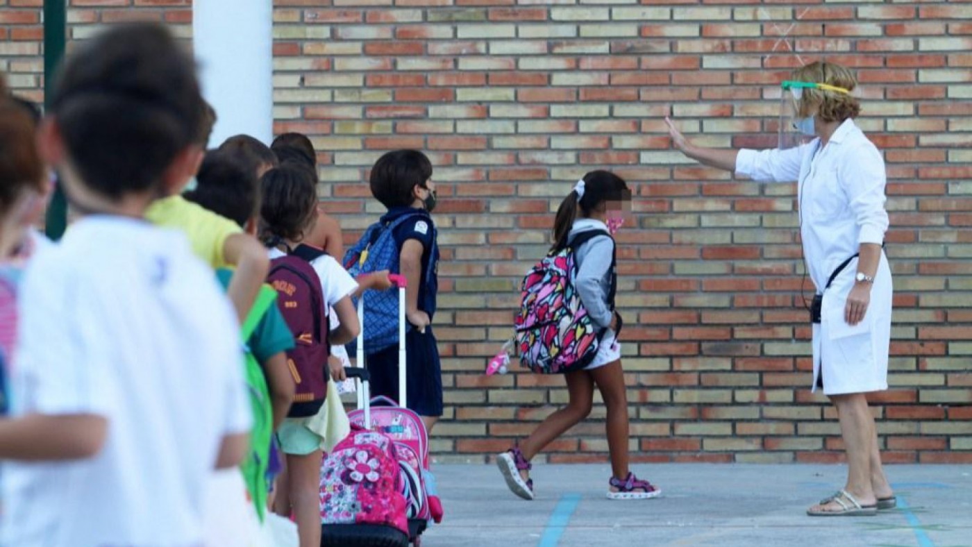 Control de temperatura a la entrada de un centro educativo