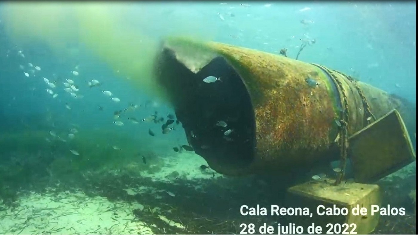 Fotograma del vídeo del emisario submarino de Cala Reona 