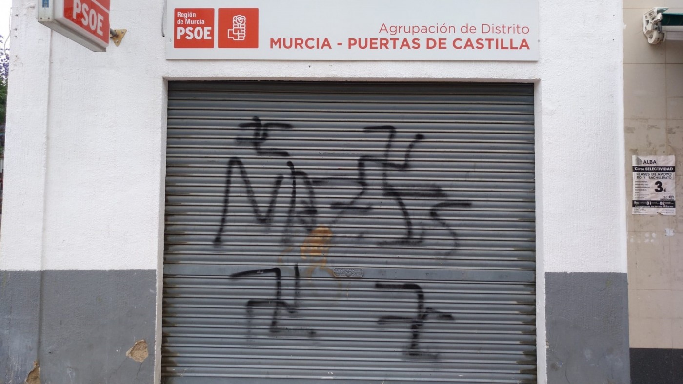 Pintadas en la sede de Puertas de Castilla