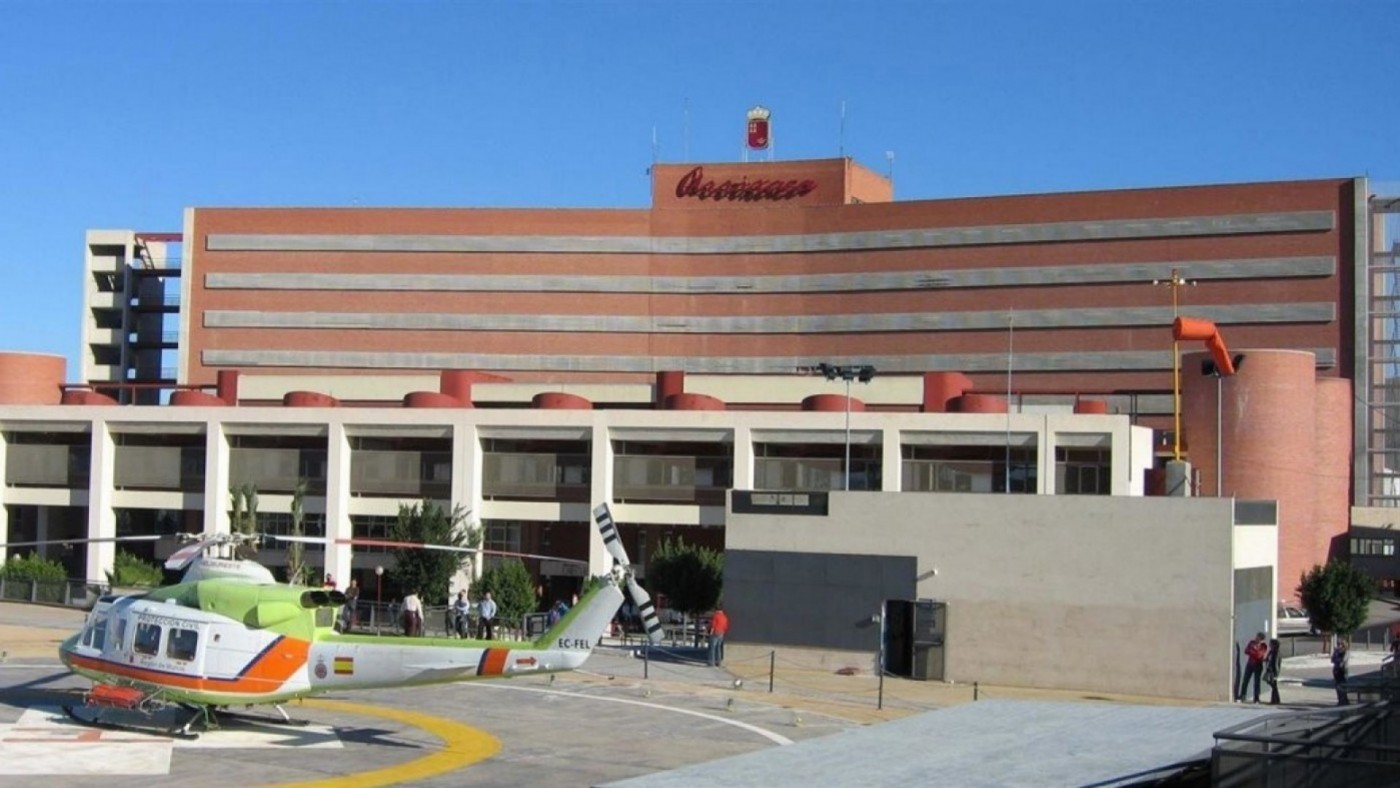 La Arrixaca refuerza el personal en enfermería con 150 contratos de vacaciones