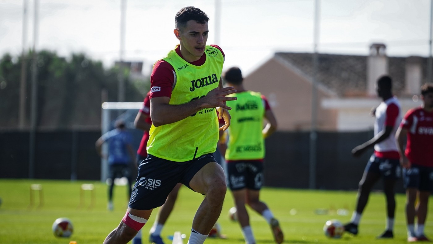 Antonio David: "El Murcia no ganaba y me dolía no poder ayudarles"