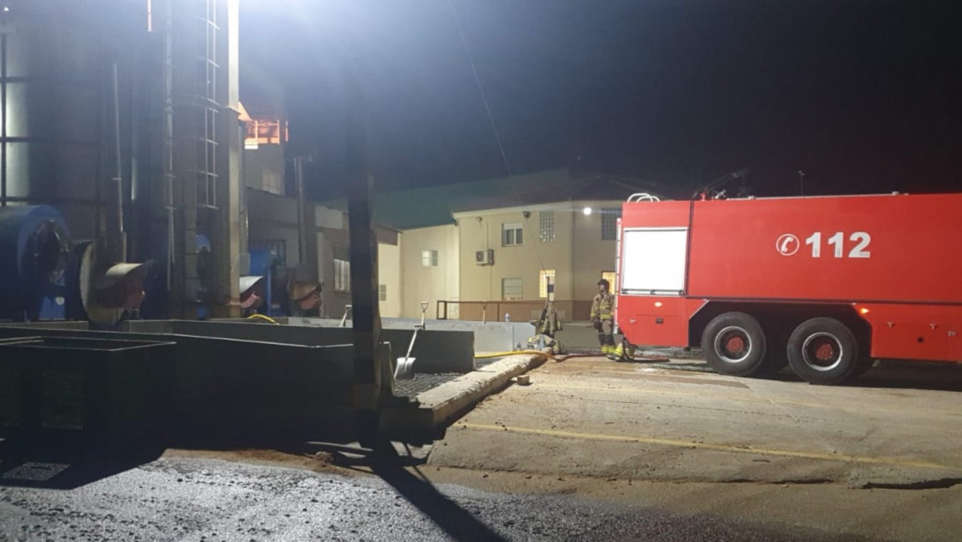 Incendio en una industria de procesado de almendras en Bullas, sin heridos