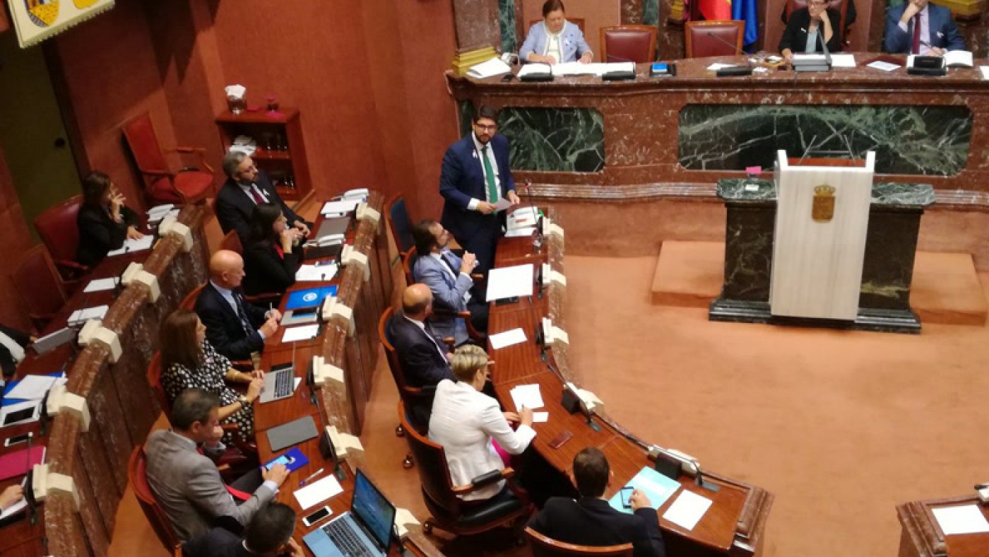 López Miras en la sesión de control al Gobierno