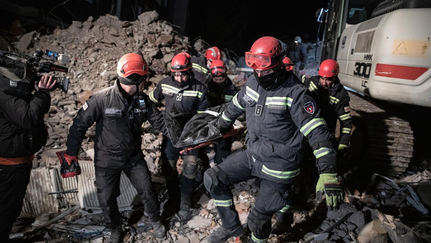 Aumentan a más de 20.000 los fallecidos por los terremotos en Turquía y Siria