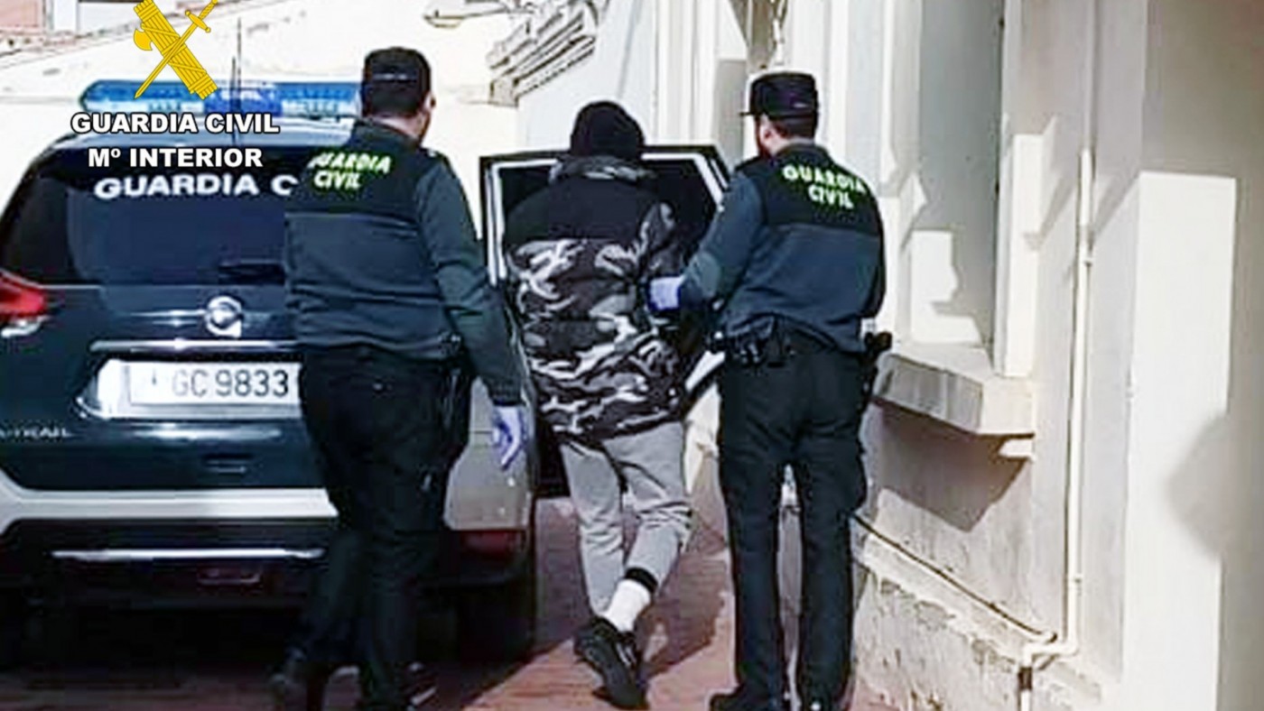 Detenido en Albudeite tras desprenderse del dispositivo telemático de control y agredir a su expareja