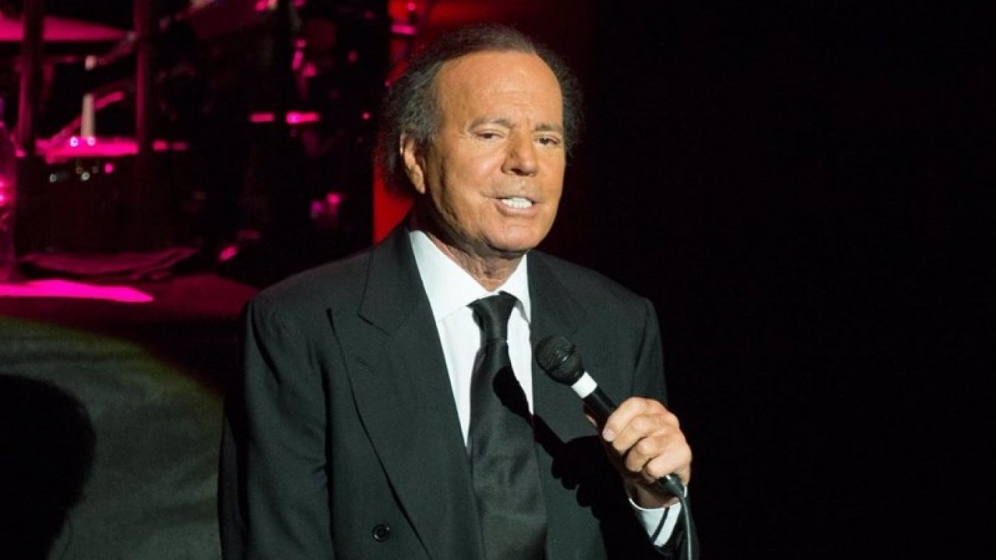 Juan Carlos de Borbón a Julio Iglesias: "Te deseo todos los éxitos que te mereces todavía"