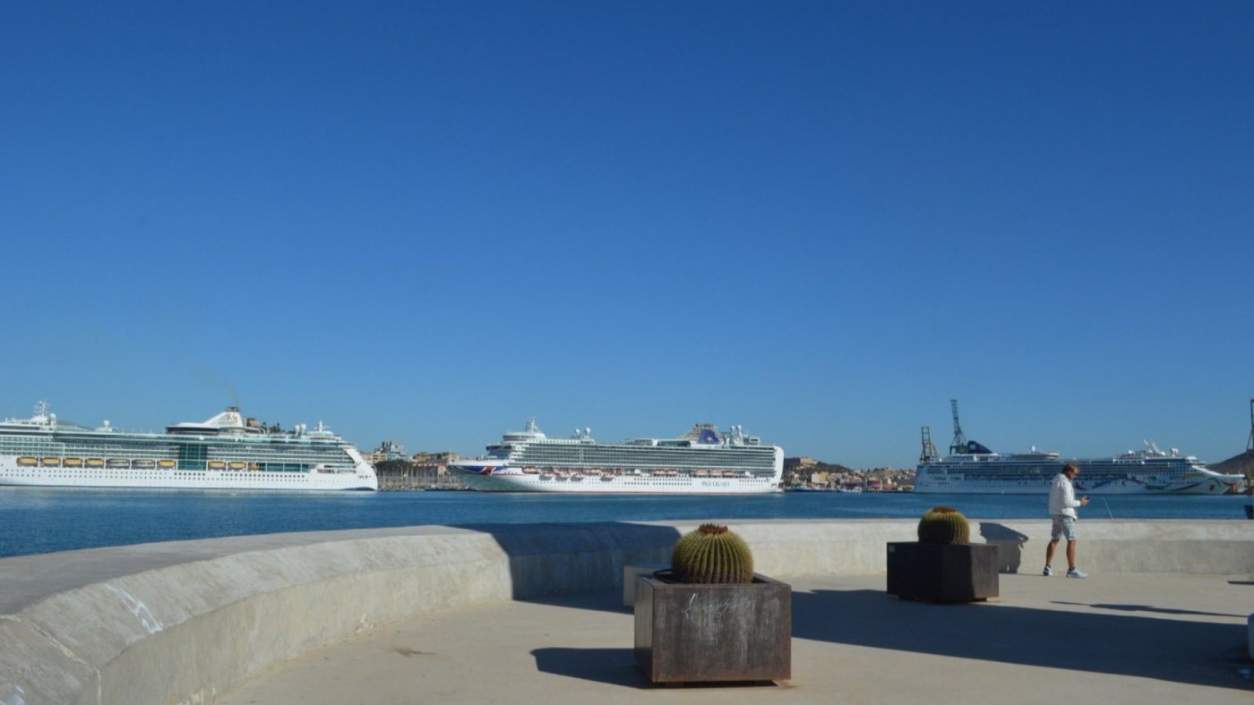 El puerto de Cartagena recibe a 6.000 cruceristas en una triple escala