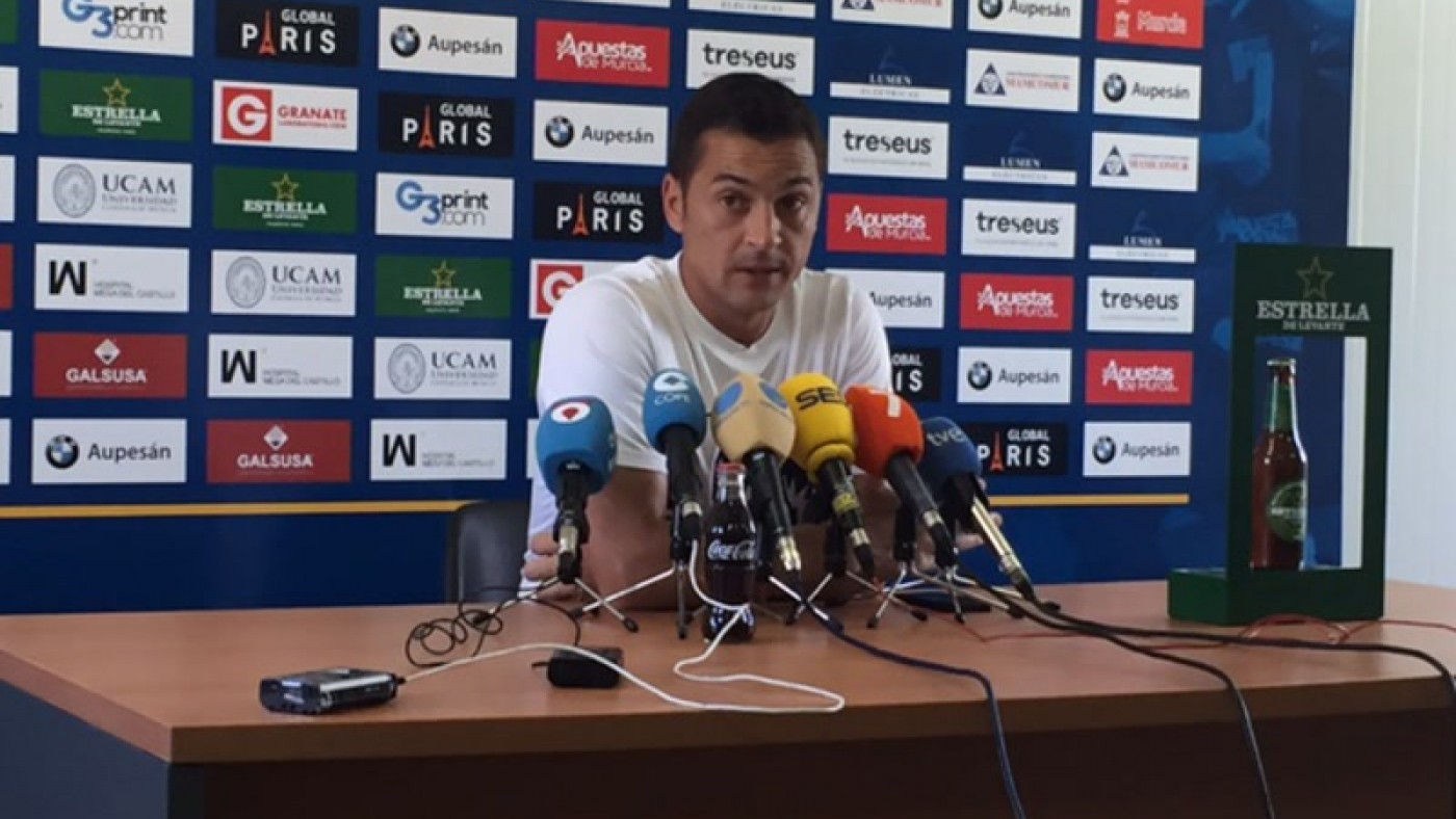 Francisco en rueda de prensa