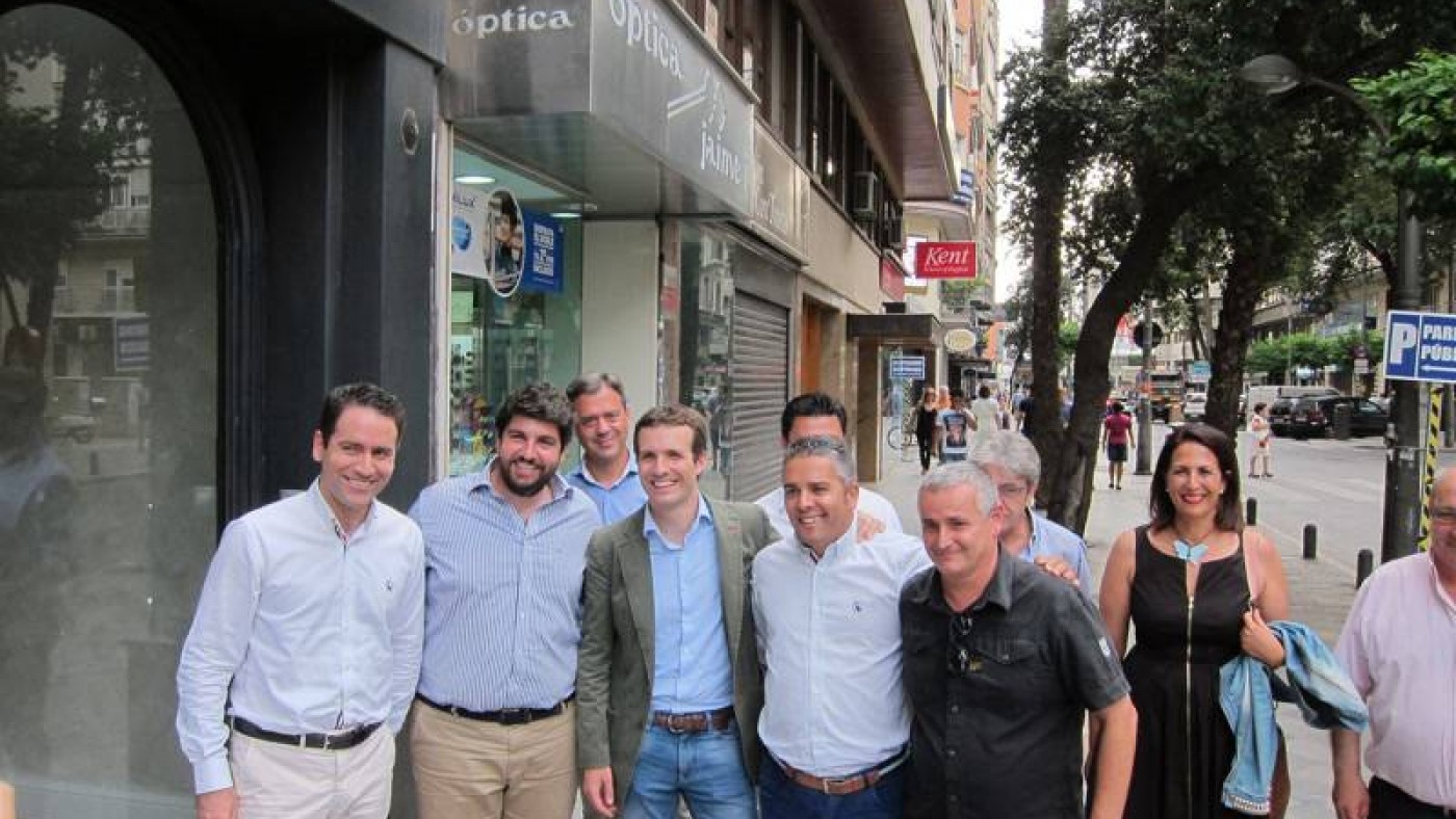Pablo Casado junto a dirigentes del PP murciano