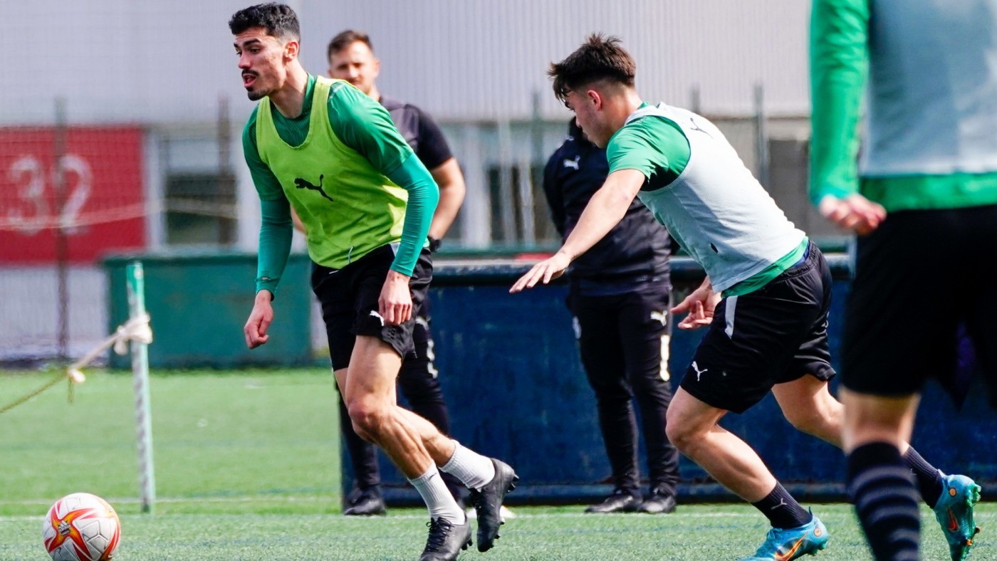 Arturo se debate entre el Real Murcia y la Segunda División