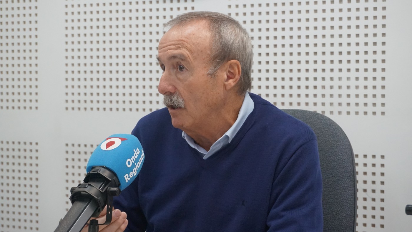 Gómez Fayrén en los estudios de Onda Regional