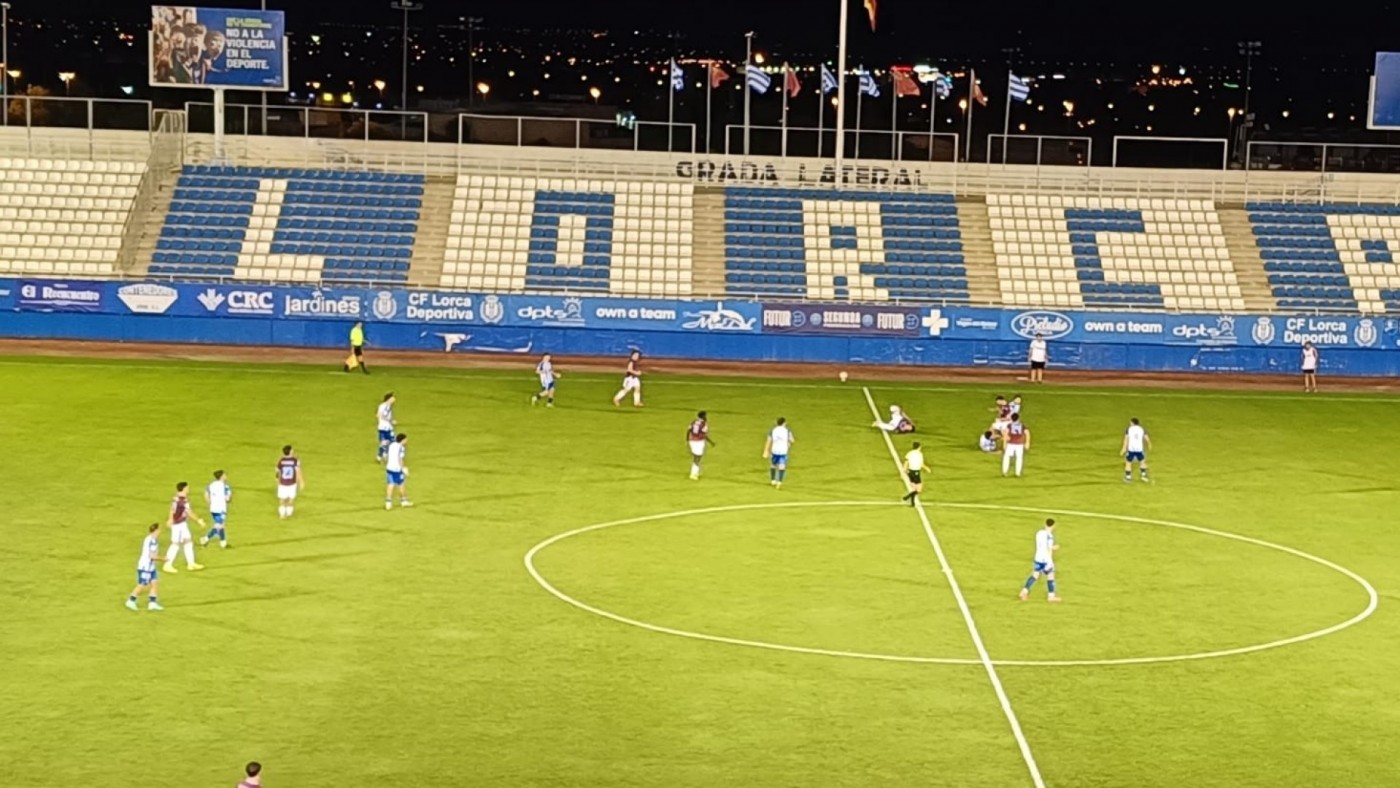 Talaverón devuelve la sonrisa al Lorca Deportiva