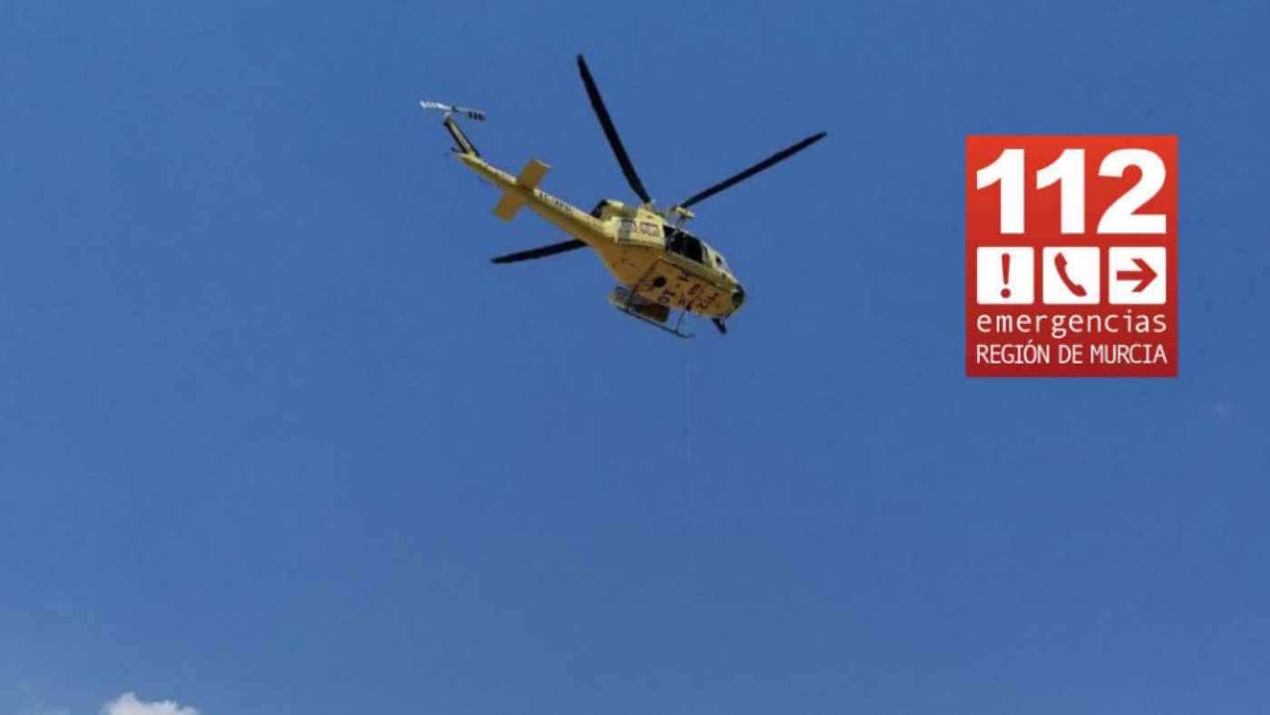 Bomberos evacúan en helicóptero a un ciclista herido tras sufrir una caída en Cañada Hermosa