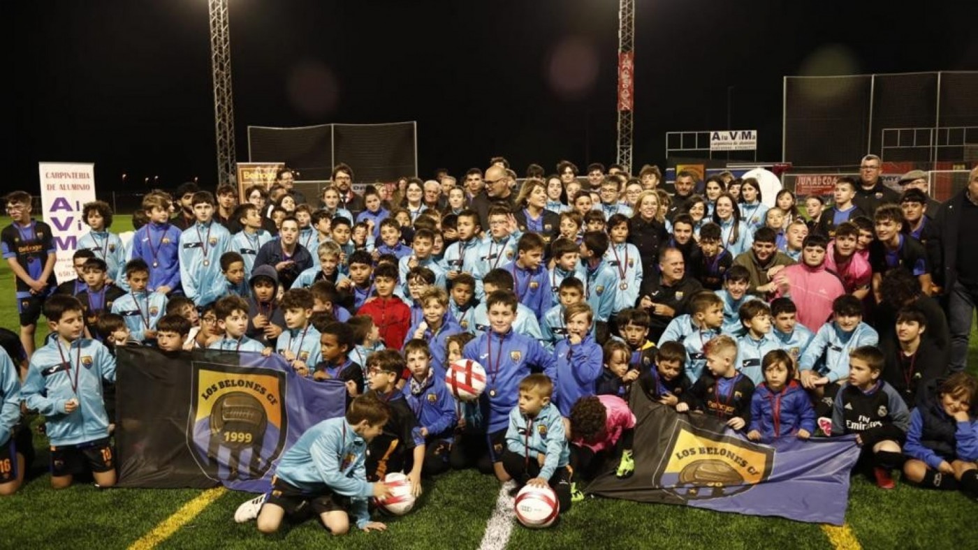 Los Belones estrena campo de fútbol 11