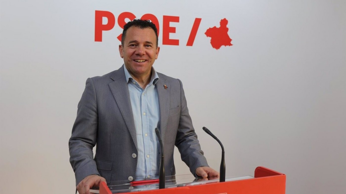 El PSOE acusa a López Miras de irse a Berlín con los agricultores en la calle