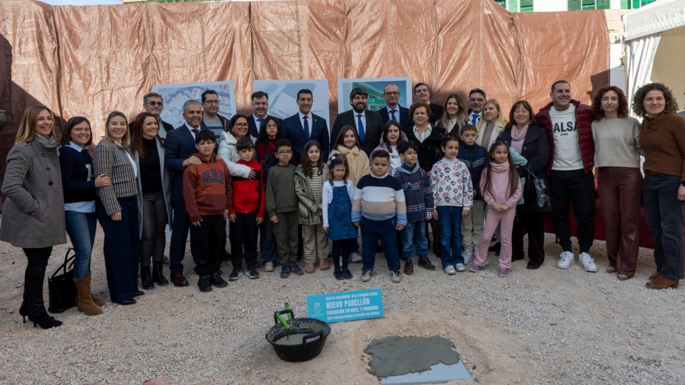 Comienza la construcción del nuevo pabellón del colegio Antonio Molina de Blanca
