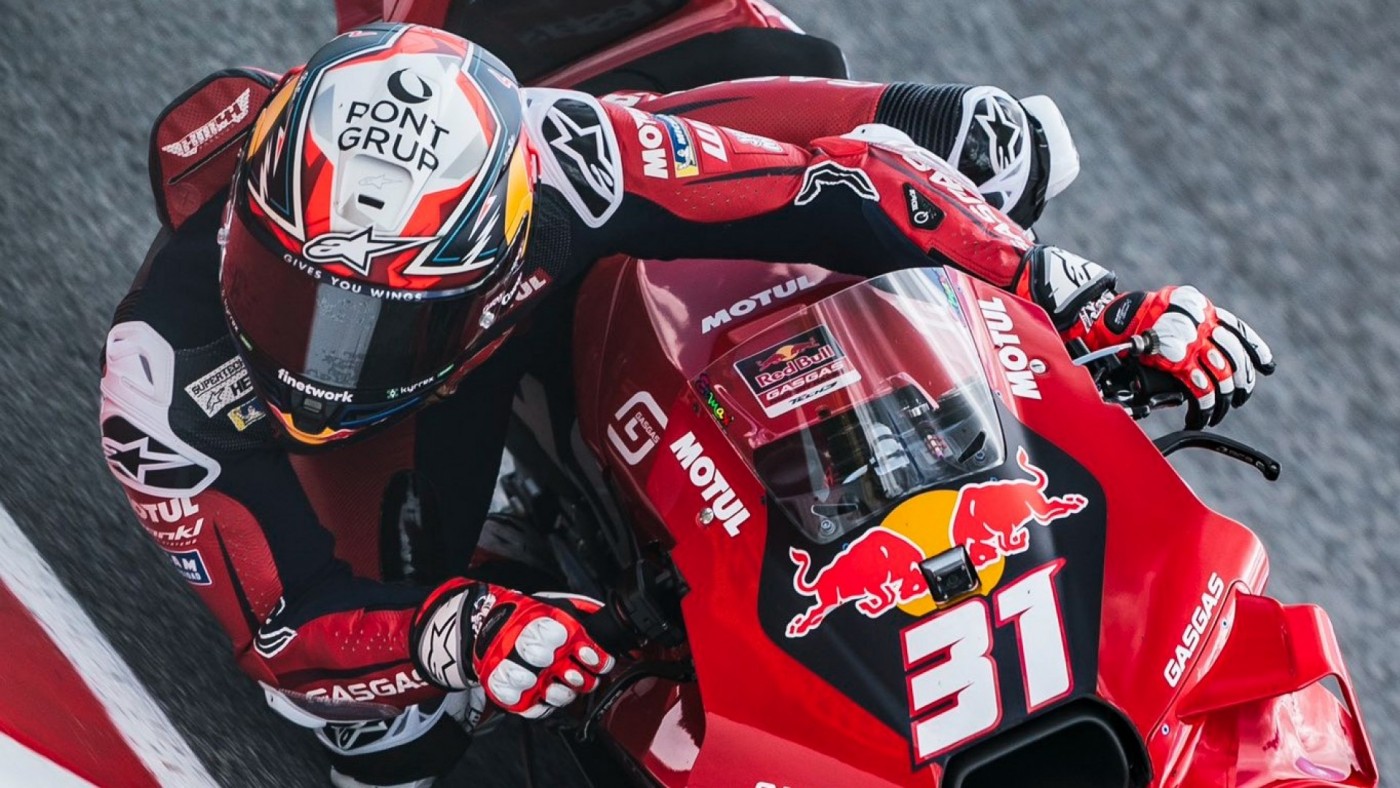 Acosta sobrevive a dos caídas en Mugello y acaba tercero el Practice