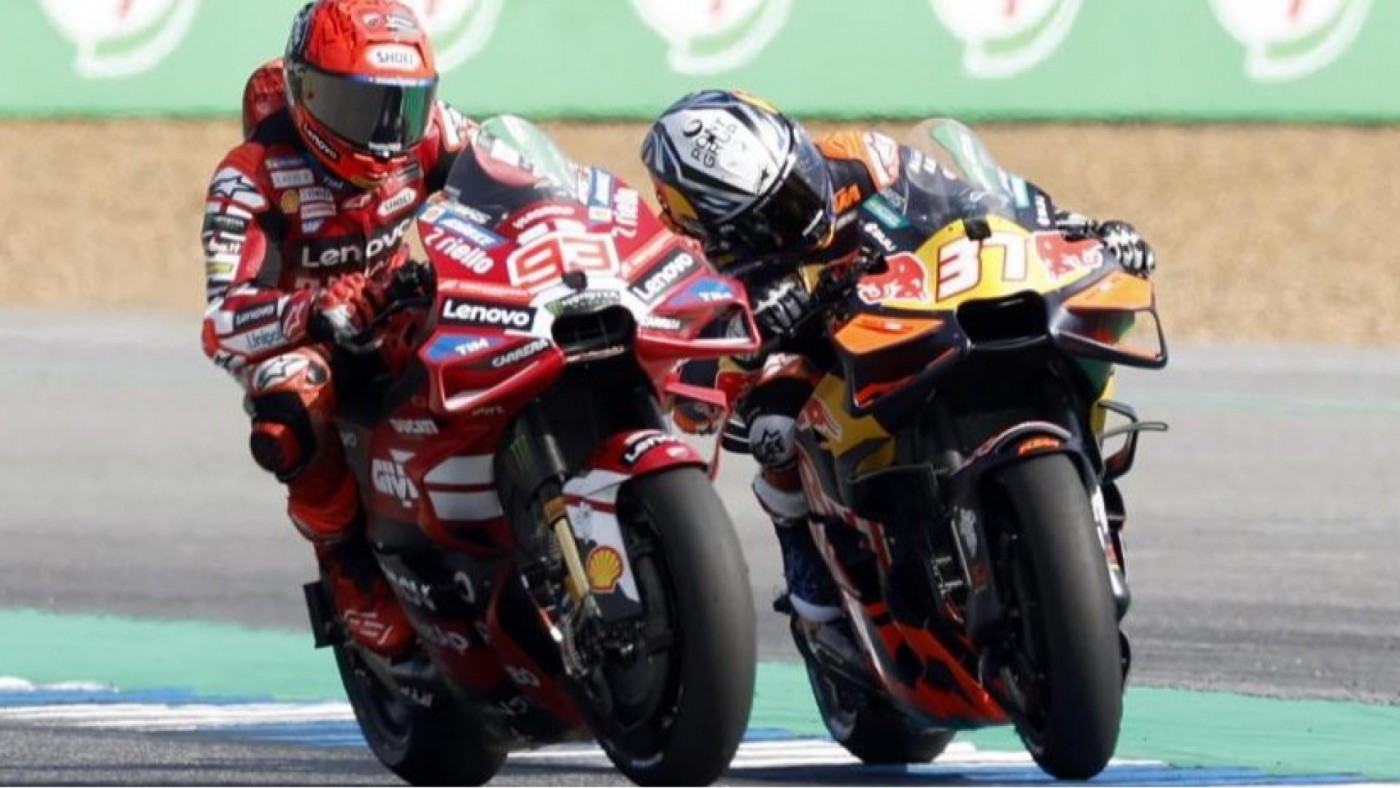 Acosta y Aldeguer pasan desapercibidos en el GP de Brasil