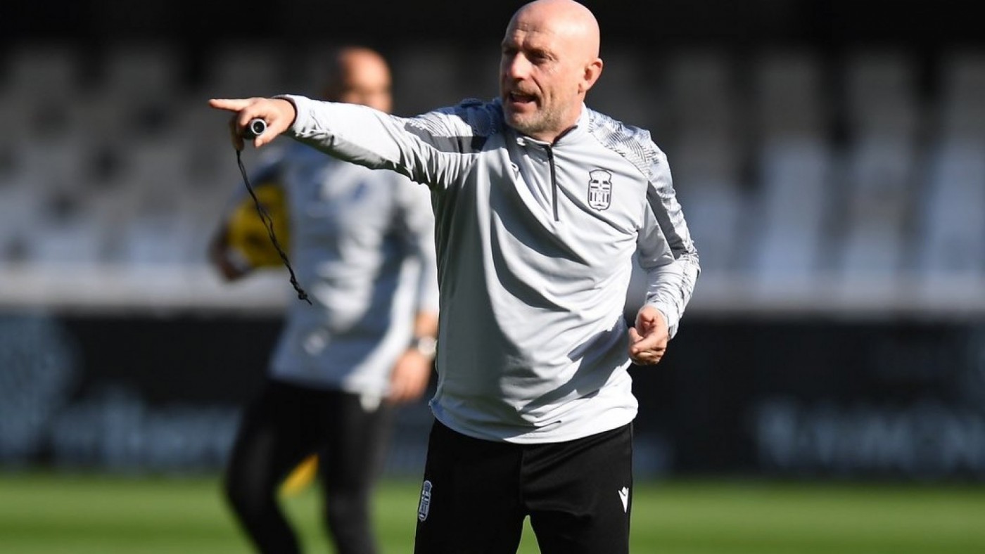 Calero no se fía un pelo del Amorebieta y pide el apoyo de todos