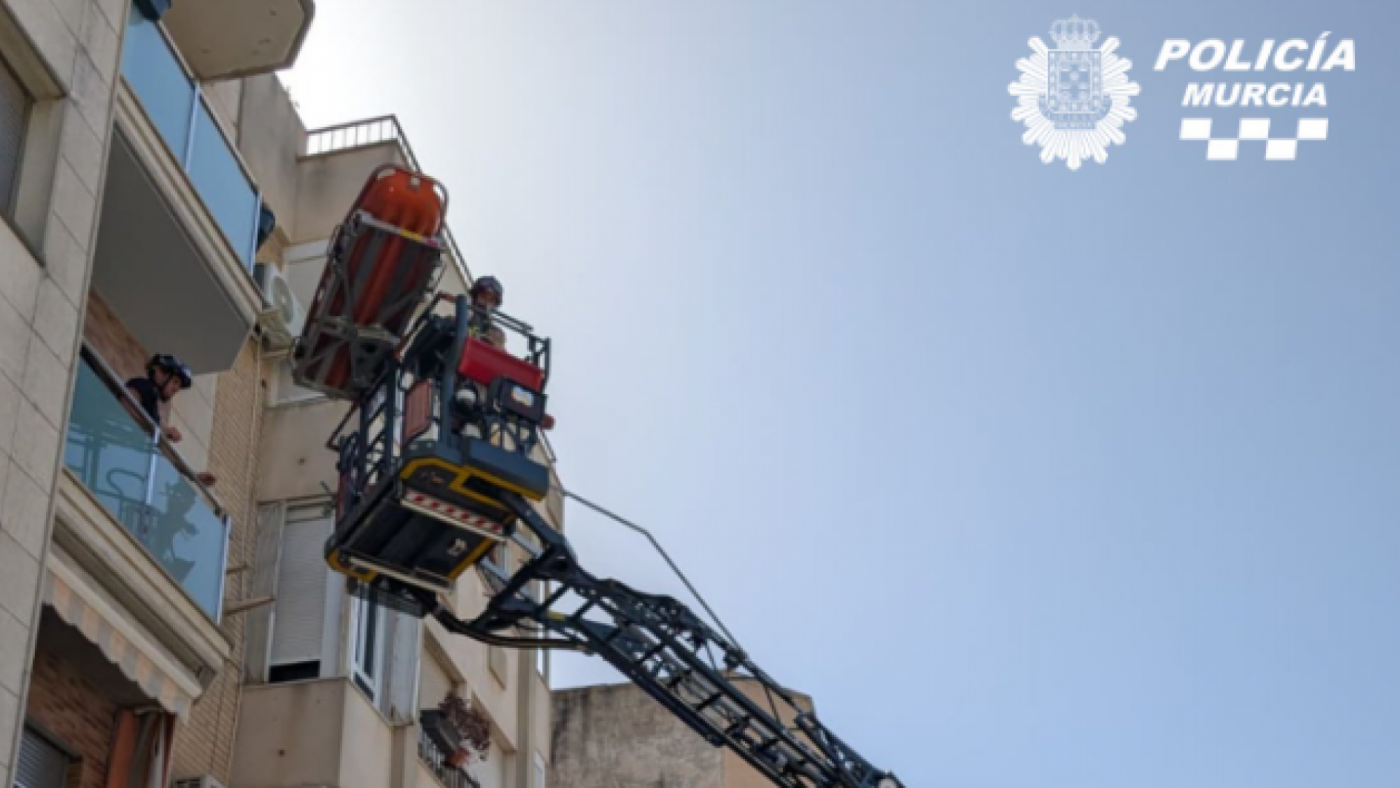 Rescatan a una mujer que llevaba varios días caída en su vivienda en Murcia
