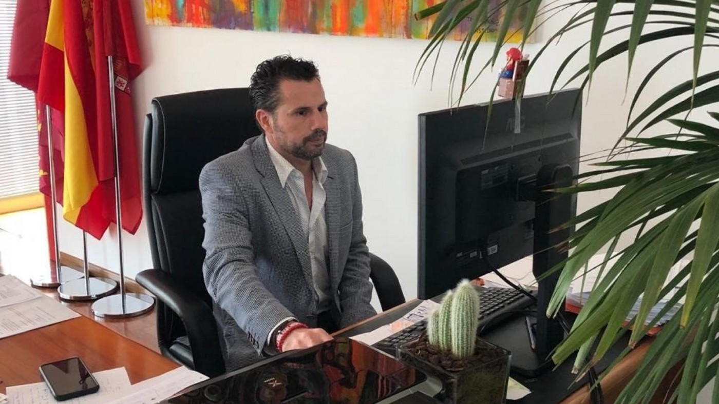 Mario Gómez durante la Mesa de Contratación