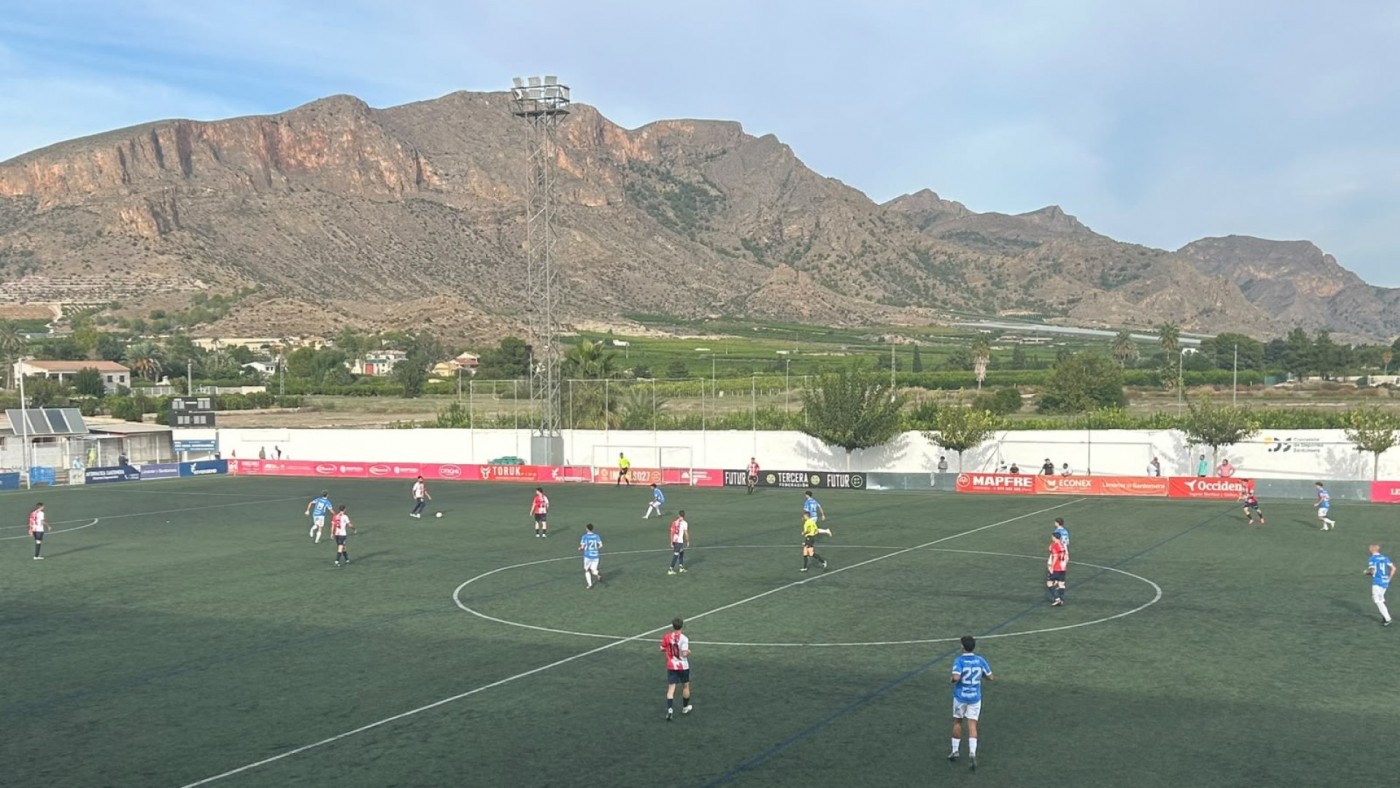 El Santomera tumba al Mar Menor y es líder en solitario (4-0)