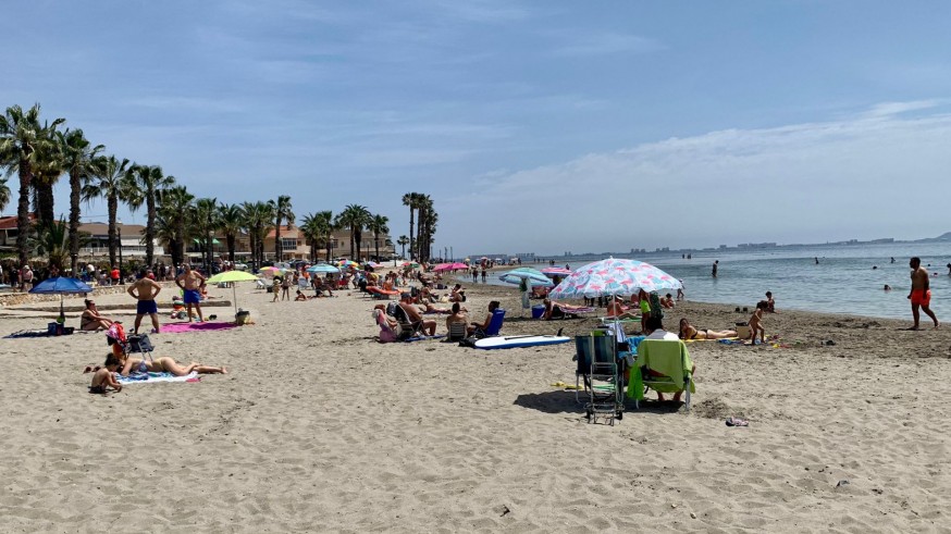 Vecinos del Mar Menor muestran el descontento con la campaña de Turismo presentada por el Gobierno regional