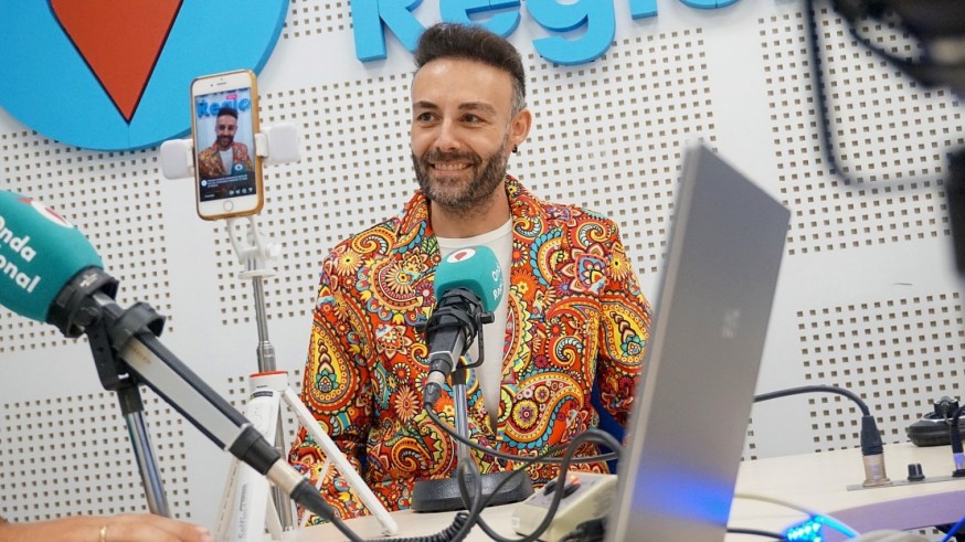 Entrando en profundidades. Hablamos con Pablo Iniesta, periodista y modelo murciano ganador del certamen de modelaje Royal Silver Senior Madrid