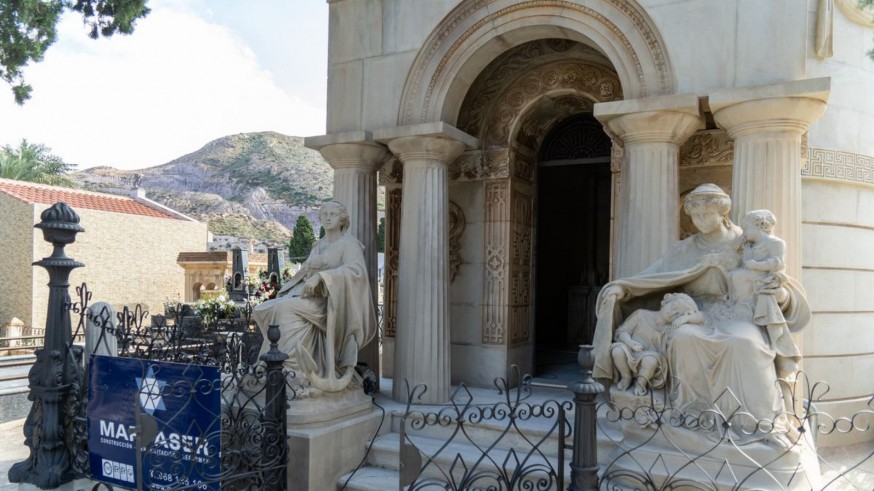 Panteón Pedreño en el cementerio de Los Remedios de Cartagena