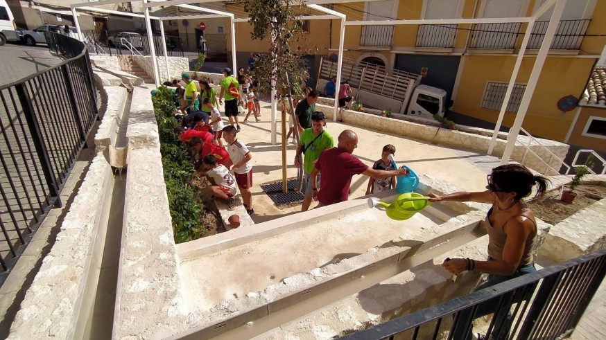 Mula inaugura un refugio climático de sombra natural en el corazón de su casco histórico